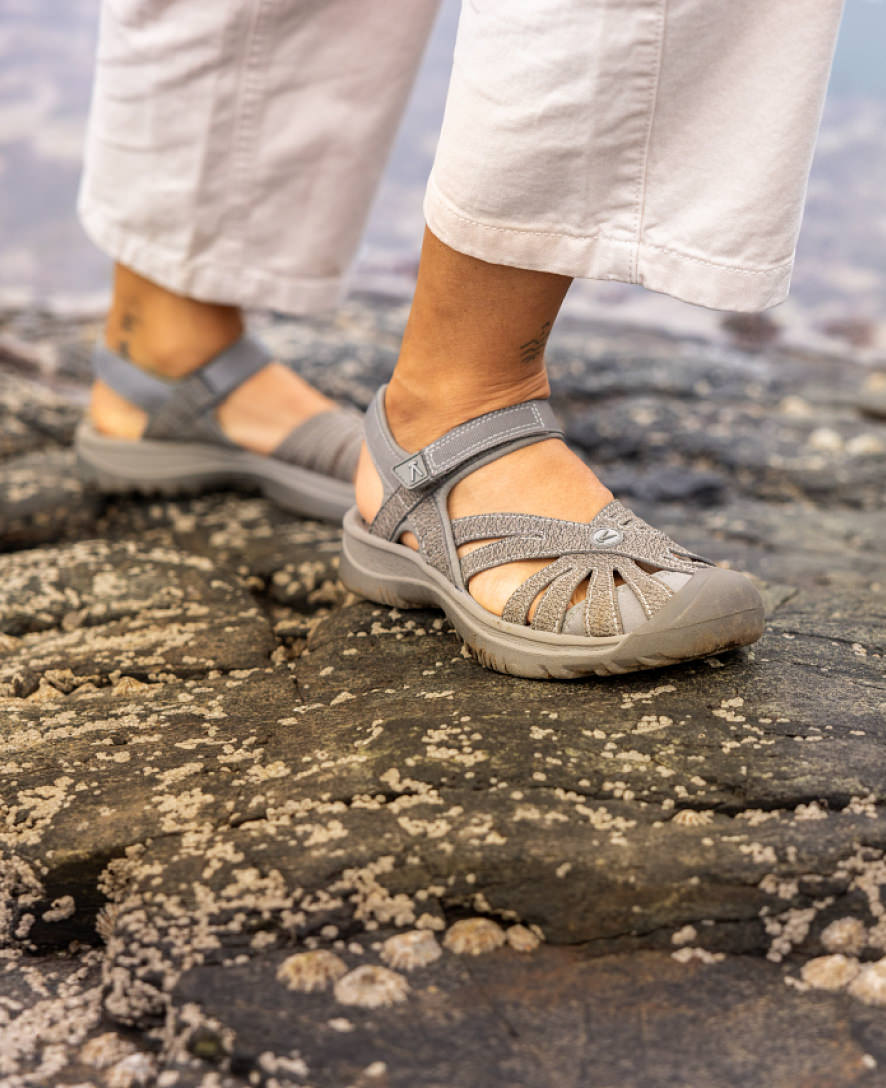 Womens Rose Sandal GargoyleRaven