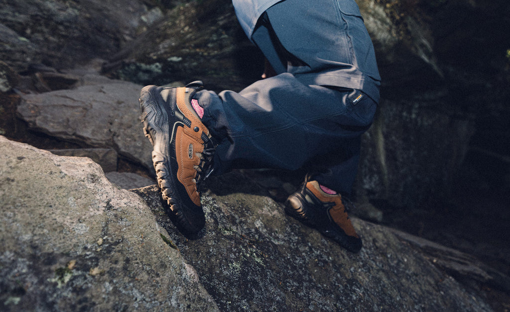 Mens Targhee IV Waterproof Hiking Shoe Sea TurtleRoasted Pecan